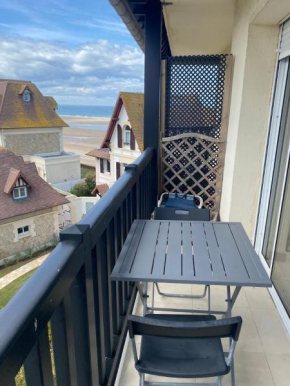 beau studio au bord de la mer